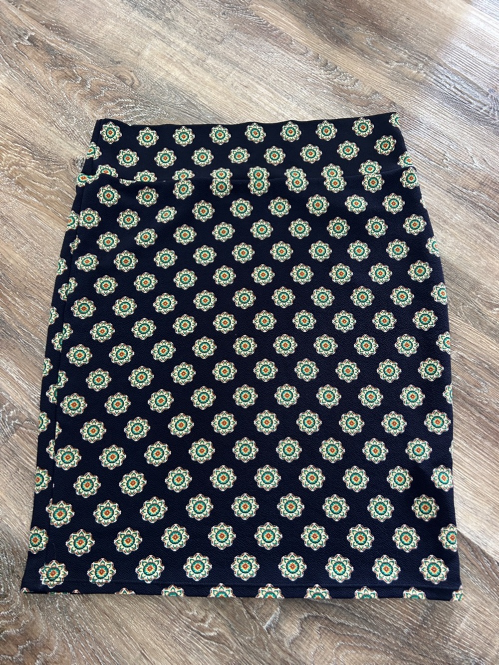Lularoe navyFloral Medallion Pencil Skirt